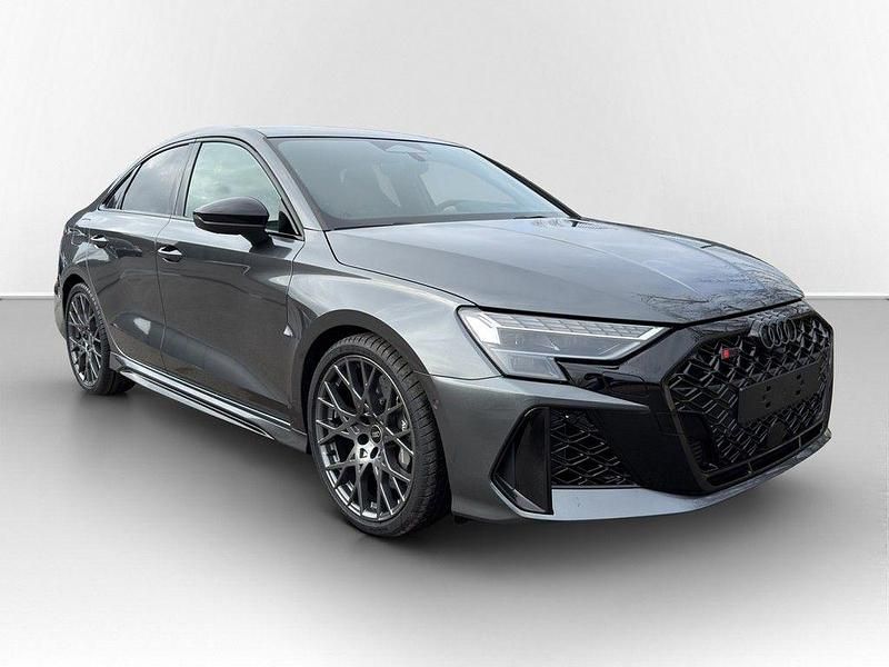 Gebraucht Audi RS3 Ambiente 400 PS (294 kW) 2026 Grau Limousine