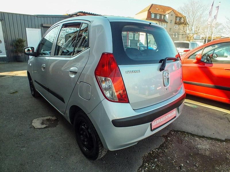 Gebraucht Hyundai i10 67 PS (49 kW) 2009 Silber Kleinwagen