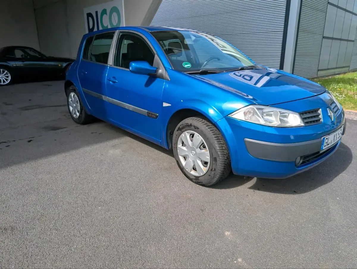 Gebraucht Renault Mégane 115 PS (84 kW) 2006 Blau Limousine