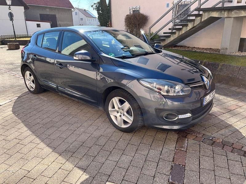 Gebraucht Renault Mégane Dynamique 110 PS (80 kW) 2014 Grau Limousine