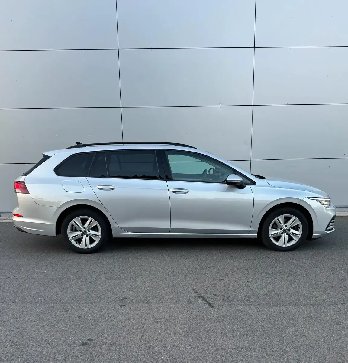 Gebraucht VW Golf VIII Life 150 PS (110 kW) 2022 Silber Kombi