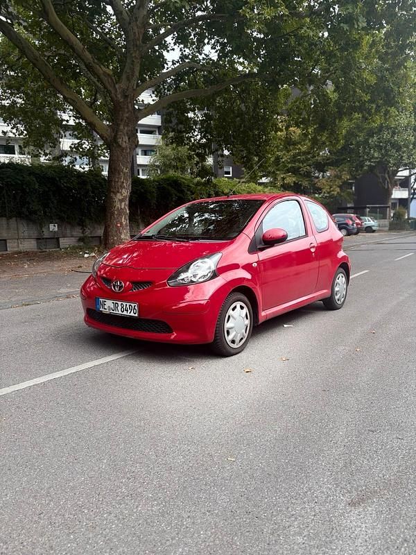 Rot Gebraucht 2006 Toyota Aygo Kleinwagen | 1.250 € (Guter Preis) - Bild 1/4