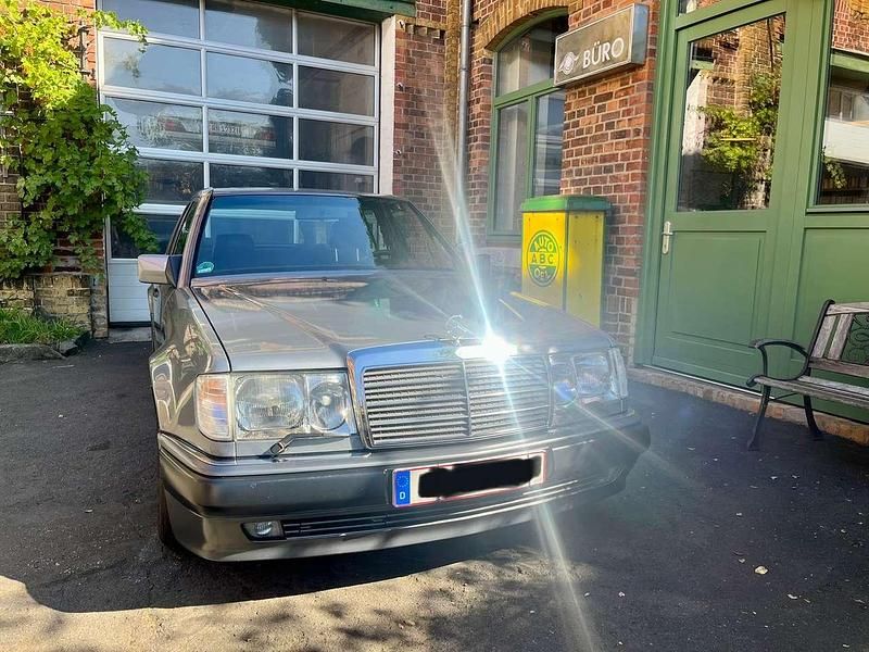 Gebraucht Mercedes E500 320 PS (235 kW) 1993 Grau Limousine