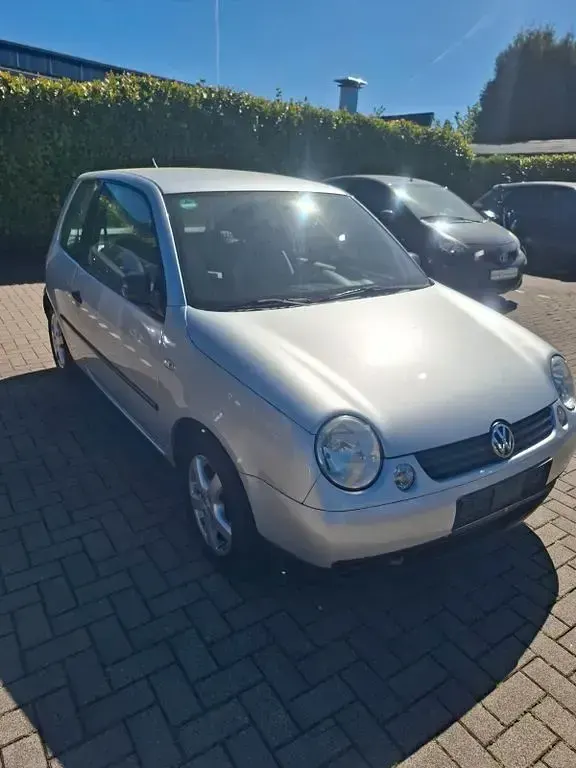 Second-hand VW Lupo 60 CP (44 kW) 2003 Argintiu Hatchback