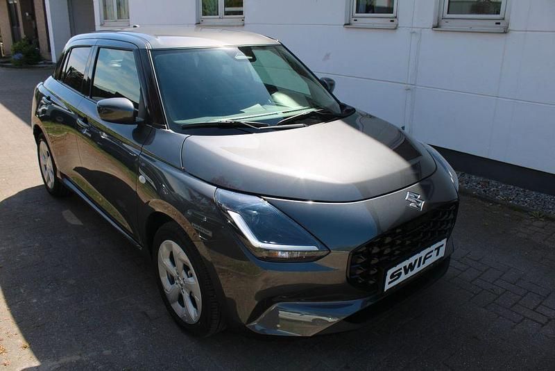 Neu Suzuki Swift Comfort 83 PS (61 kW) 2026 Grau Kleinwagen