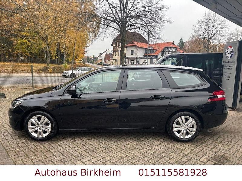 Gebraucht Peugeot 308 SW Active 120 PS (88 kW) 2017 Schwarz Kombi
