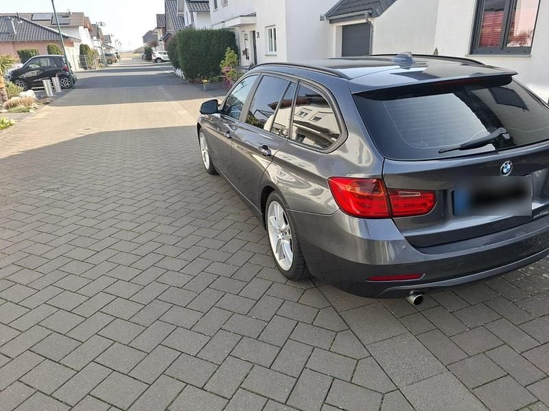 Gebraucht BMW 316 116 PS (85 kW) 2013 Grau Kombi