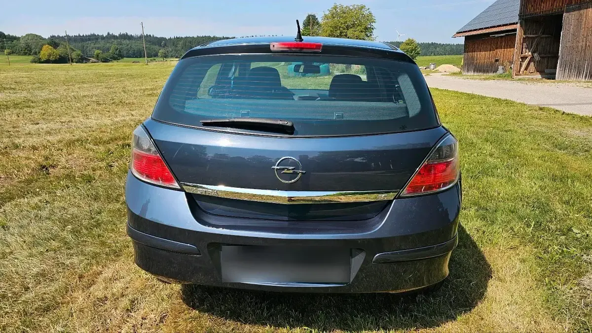 Gebraucht Opel Astra 115 PS (84 kW) 2008 Blau Kleinwagen