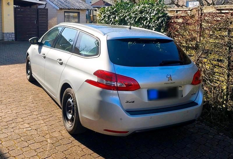 Gebraucht Peugeot 308 120 PS (88 kW) 2016 Silber Kombi