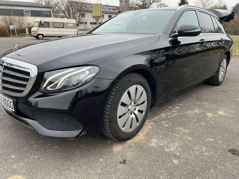 Gebraucht Mercedes E220 194 PS (142 kW) 2017 Schwarz Kombi