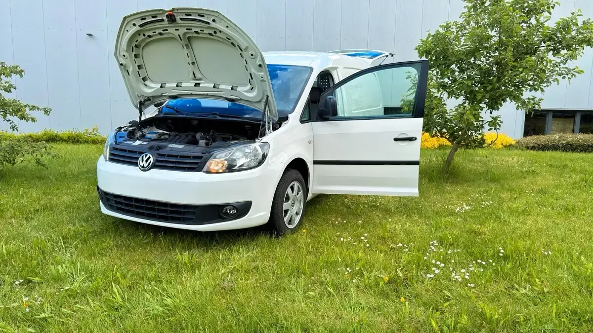 Gebraucht VW Caddy 109 PS (80 kW) 2011 Weiß Van / Kleinbus