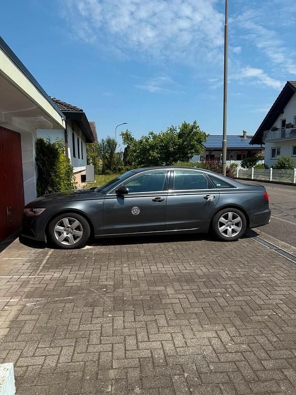 Grau Gebraucht 2013 Audi A6 S-Line Limousine | 11.500 € (Superpreis) - Bild 1/4