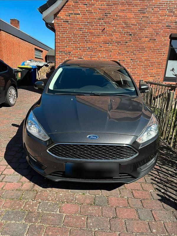 Usata Ford Focus 101 CV (74 kW) 2015 Grigio Station wagon