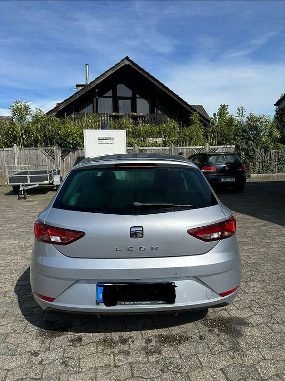 Gebraucht Seat Leon Style 131 PS (96 kW) 2019 Silber Limousine
