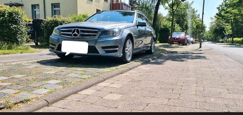 Schwarz Gebraucht 2012 Mercedes 350 Limousine | 10.800 € - Bild 1/4