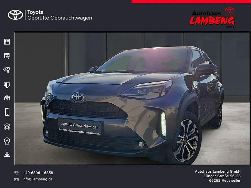 Grau Gebraucht 2024 Toyota Yaris Cross Team SUV | 26.990 € - Bild 1/4