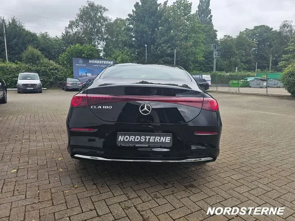 Gebraucht Mercedes CLA180 156 PS (114 kW) 2026 Nachtschwarz  unilack Limousine