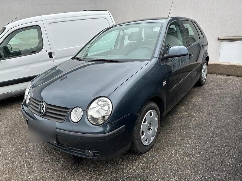 Grau Gebraucht 2004 VW Polo Kleinwagen | 990 € (Guter Preis) - Bild 1/4