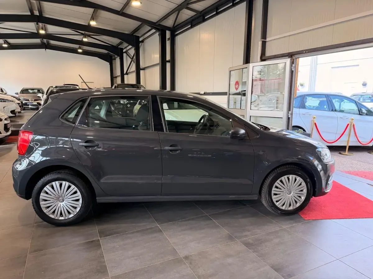Gebraucht VW Polo Trendline 60 PS (44 kW) 2016 Grau Limousine
