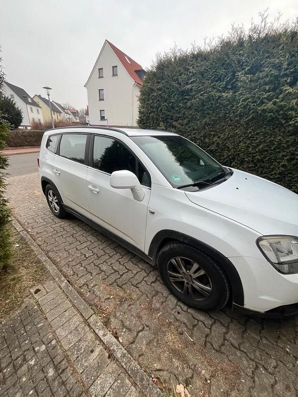 Weiß Gebraucht 2011 Chevrolet Orlando Van / Kleinbus | 5.500 € (Guter Preis) - Bild 1/4
