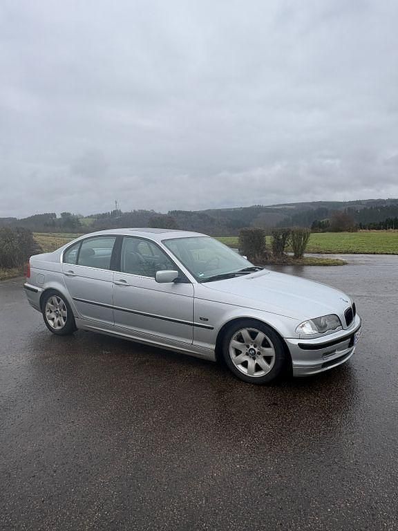 Gebraucht BMW 320 Performance 150 PS (110 kW) 1998 Silber Limousine