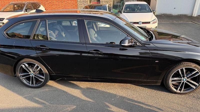 Gebraucht BMW 320 M Sport 190 PS (139 kW) 2019 Schwarz Kombi