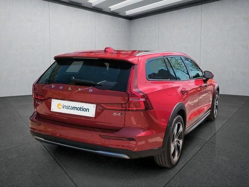 Second-hand Volvo V60 2024 Roșu Break