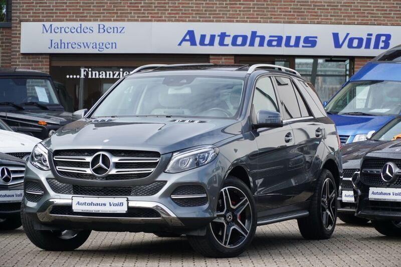 Grau Gebraucht 2017 Mercedes GLE250 AMG SUV | 33.980 € (Fairer Preis) - Bild 1/2