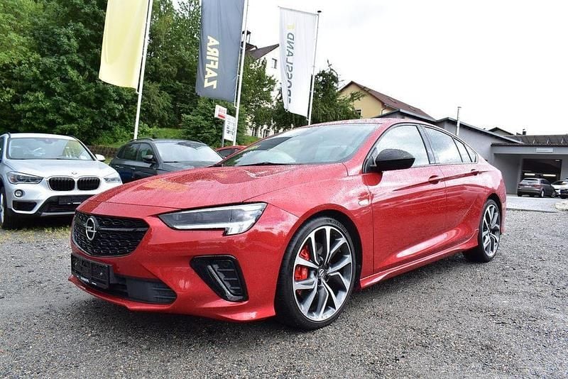 Peperoncino red (metallic) Gebraucht 2020 Opel Insignia Sport Limousine | 29.700 € (Guter Preis) - Bild 1/4