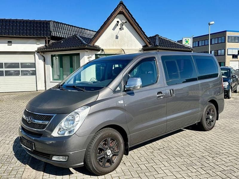 Grau Gebraucht 2012 Hyundai H-1 Comfort Van | 10.550 € (Guter Preis) - Bild 1/4