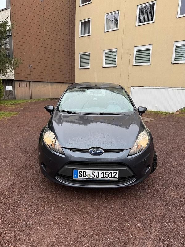 Gebraucht Ford Fiesta 85 PS (62 kW) 2010 Grau Kleinwagen