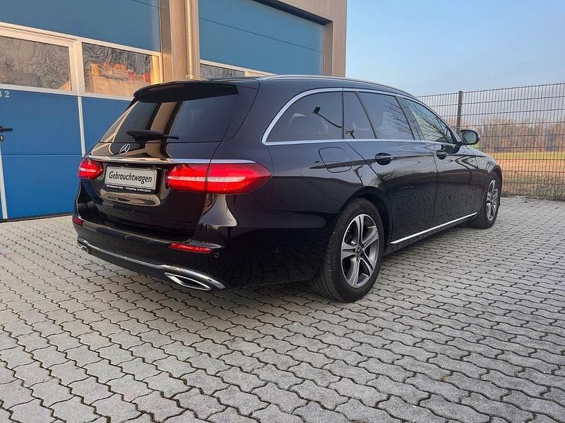 Gebraucht Mercedes E200 160 PS (117 kW) 2019 Schwarz Kombi