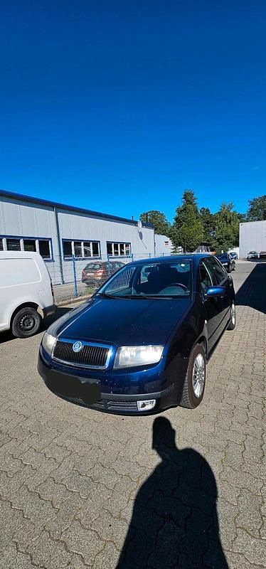 Blau Gebraucht 2003 Skoda Fabia Kleinwagen | 2.200 € (Fairer Preis) - Bild 1/4