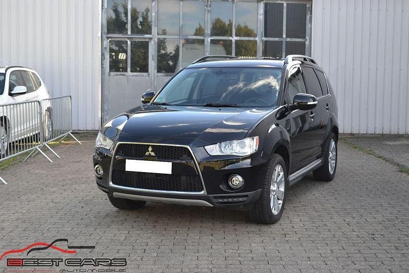 Schwarz Gebraucht 2012 Mitsubishi Outlander Motion SUV | 7.950 € (Fairer Preis) - Bild 1/4