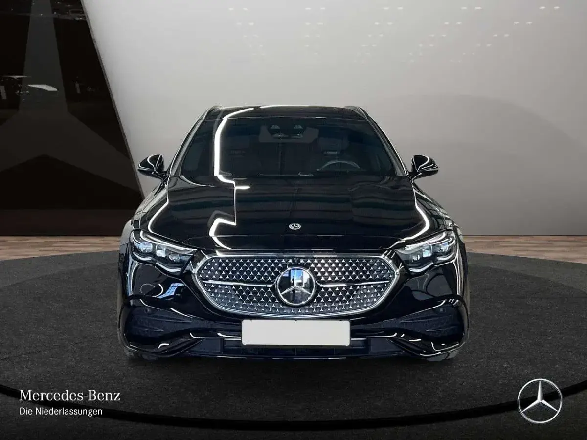 Gebraucht Mercedes E300 AMG 197 PS (144 kW) 2025 Schwarz Limousine