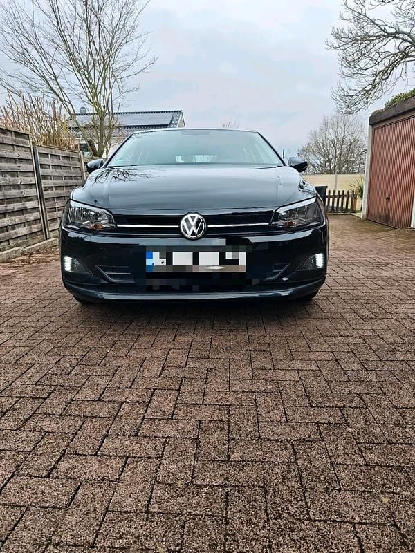 Gebraucht VW Polo Comfortline 75 PS (55 kW) 2018 Schwarz Kleinwagen