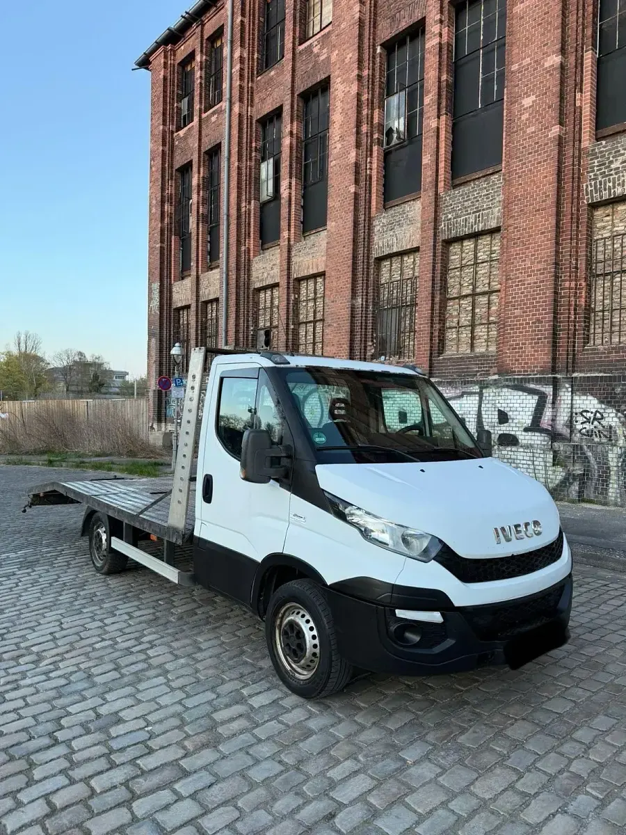 Second-hand Iveco Daily 145 CP (106 kW) 2015 Alb Berlinǎ