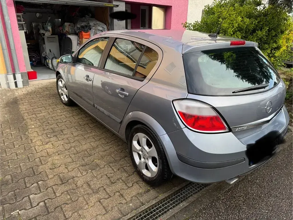 Gebraucht Opel Astra 125 PS (91 kW) 2004 Silber Limousine
