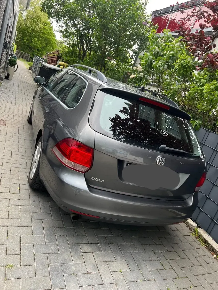 Gebraucht VW Golf VI 105 PS (77 kW) 2010 Grau Kleinwagen