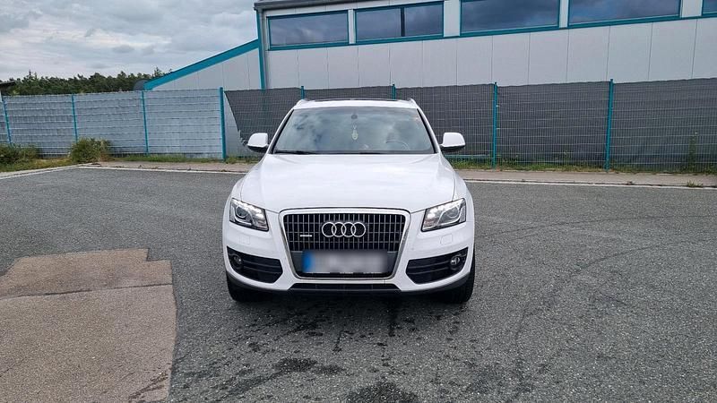 Weiß Gebraucht 2011 Audi Q5 SUV | 8.900 € - Bild 1/4