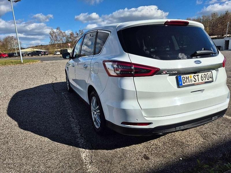 Gebraucht Ford S-MAX Titanium 150 PS (110 kW) 2018 Weiß Van / Kleinbus