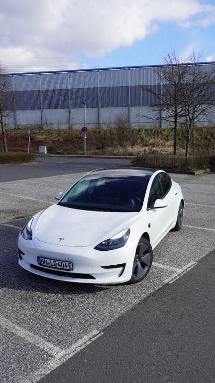 Gebraucht Tesla Model 3 Standard Range Plus 225 kW (306 PS) 2021 Weiß Limousine