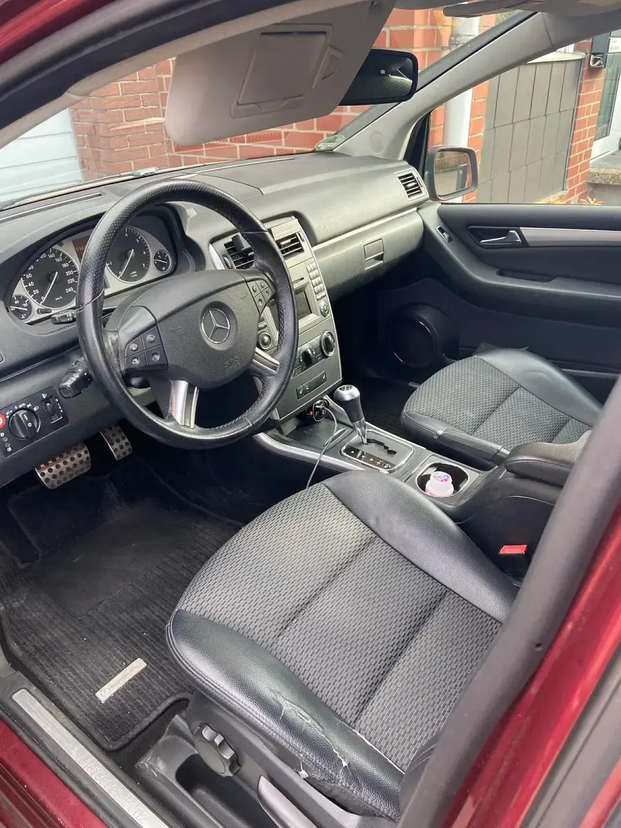 Gebraucht Mercedes B160 95 PS (69 kW) 2010 Rot Van / Kleinbus