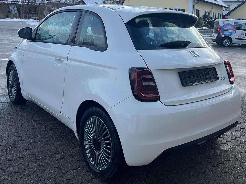 Gebraucht Fiat 500e 86 kW (118 PS) 2023 Arktis weiß Coupé