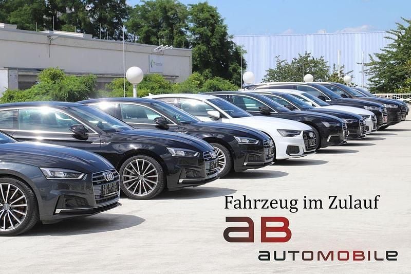 Second-hand Audi Q8 Sportback e-tron Performance 300 kW (408 CP) 2023 Negru SUV