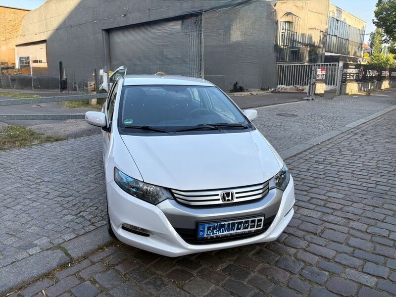 Weiß Gebraucht 2010 Honda Insight Comfort Limousine | 9.500 € (Etwas zu teuer) - Bild 1/4