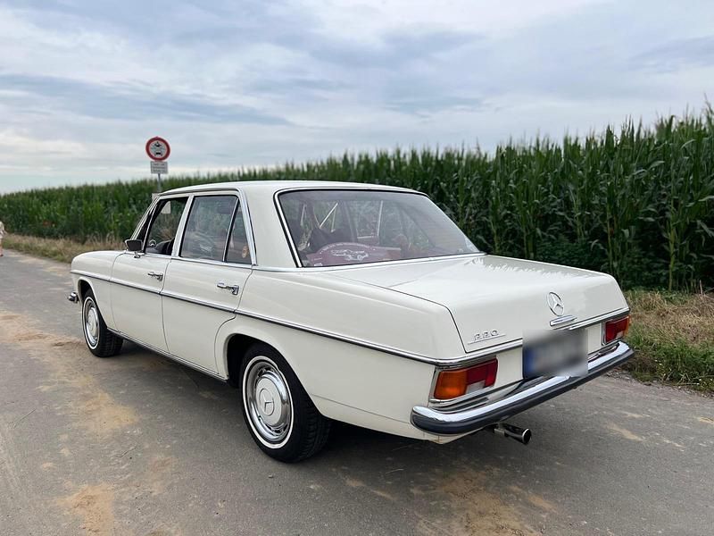 Gebraucht Mercedes W115 1971 Weiß Limousine