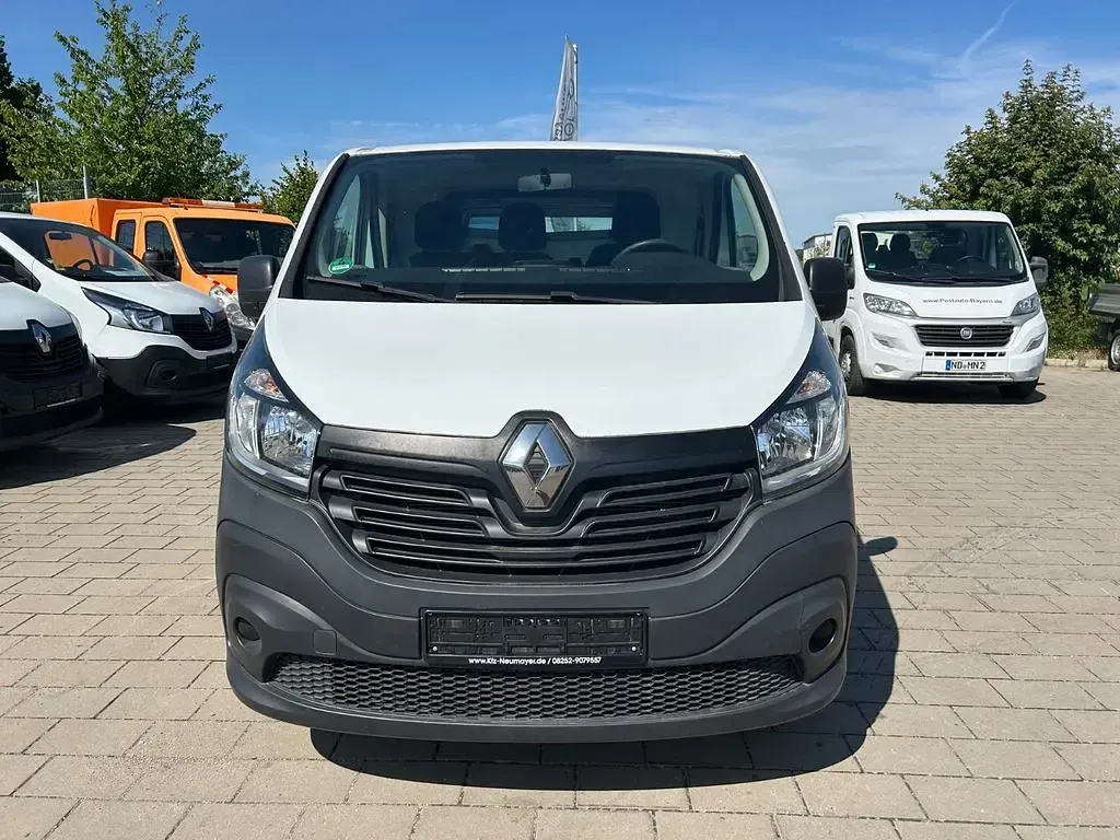 Gebraucht Renault Trafic 121 PS (88 kW) 2017 Weiß Van / Kleinbus