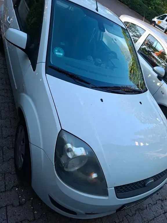 Gebraucht Ford Fiesta 80 PS (58 kW) 2008 Weiß Kleinwagen