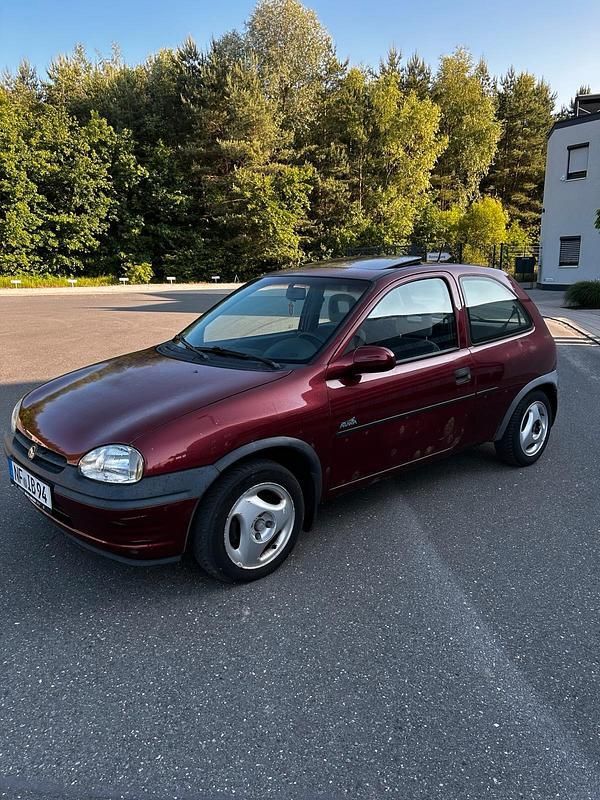 Rot Gebraucht 1996 Opel Corsa Kleinwagen | 1.250 € (Fairer Preis) - Bild 1/4